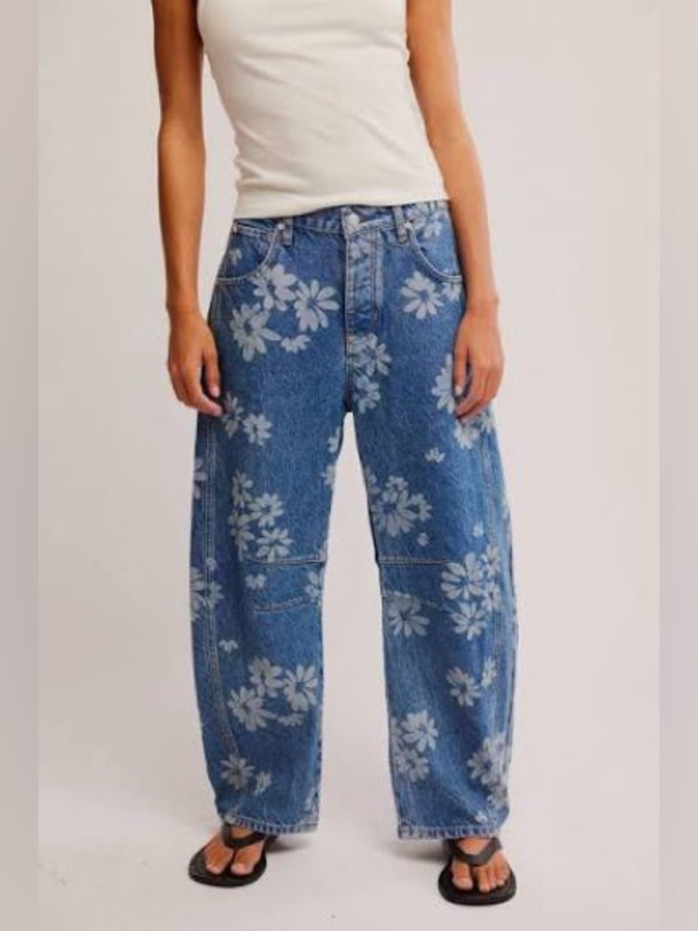 We The Free Good Luck Printed Barrel Jeans🔥Daisy- size 30